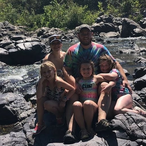 MEET YOUR POSHER - Picture 4 of 9